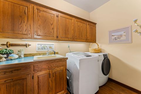 Tiny photo for 254 El Camino Way, Grants Pass, OR 97526 (MLS # 220219861)