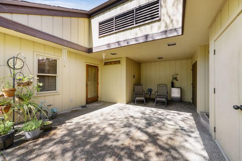 Tiny photo for 254 El Camino Way, Grants Pass, OR 97526 (MLS # 220219861)