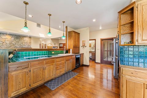 Tiny photo for 254 El Camino Way, Grants Pass, OR 97526 (MLS # 220219861)