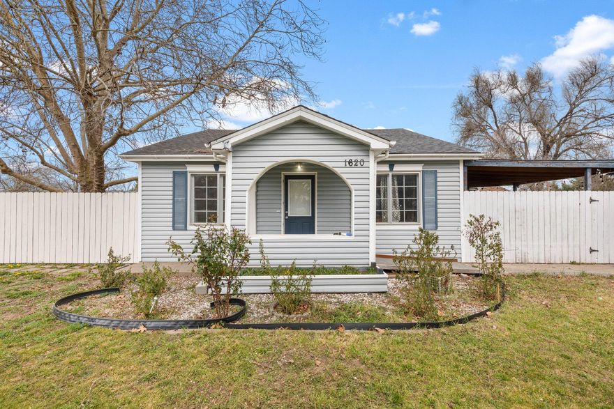 Calling all first time home buyers and investors!! Come check out this corner lot home with a large front yard. Lots of natural light.  Off the beaten path, this fixer upper has lots of potential, with a covered patio, living room, dining room, 3 bedrooms and 1 bath, and is ready for your personal touch. With a little sweat equity and or TLC this home could really stand out. Call your agent and see this home today