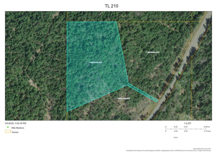 Bring your home plans and build that dream home. Beautiful acreage with a mix of wooded and open space, sloped but not too steep. Property is within 20 minutes of Grants Pass and about an hour to the coast. These good sized parcels are priced well and could be purchased individually or save by buying more than one.