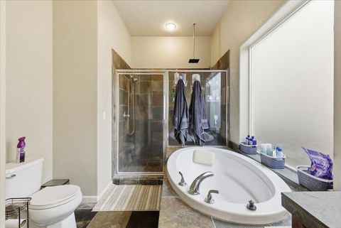 Tiny photo for 1154 Ashford Way, Medford, OR 97504 (MLS # 220214971)