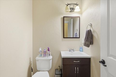 Tiny photo for 1154 Ashford Way, Medford, OR 97504 (MLS # 220214971)