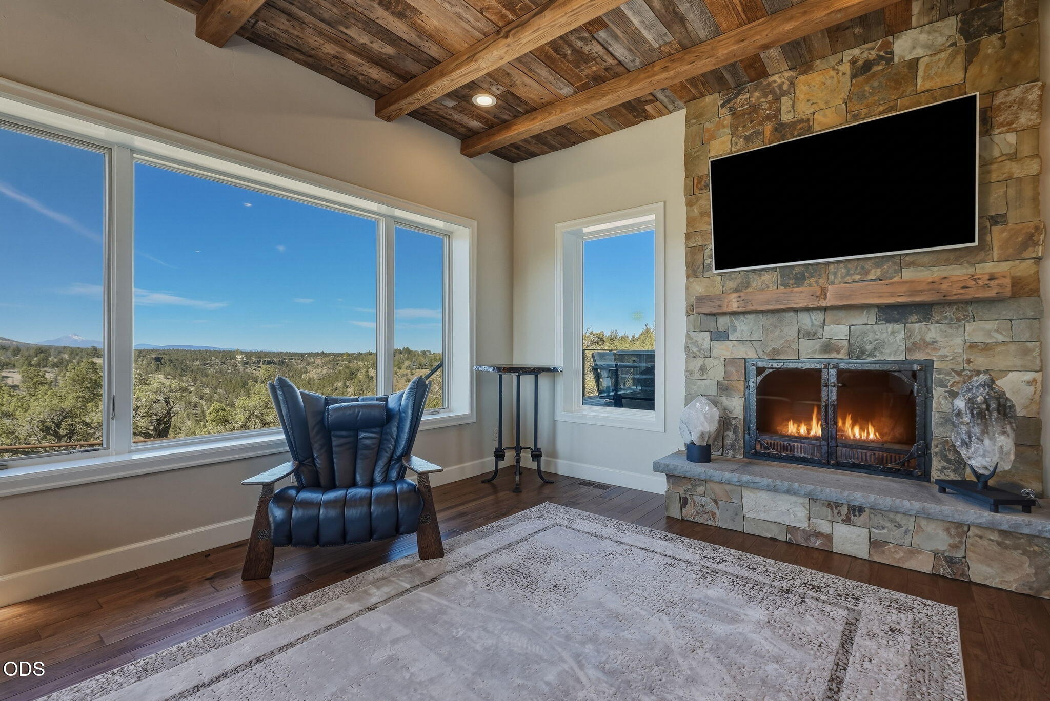 4655 SW Loma Linda Drive