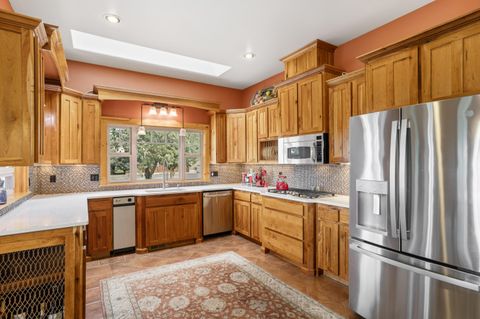 Tiny photo for 3900 SE Riverview Road, Prineville, OR 97754 (MLS # 220221310)