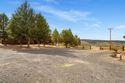 Tiny photo for 3900 SE Riverview Road, Prineville, OR 97754 (MLS # 220221310)
