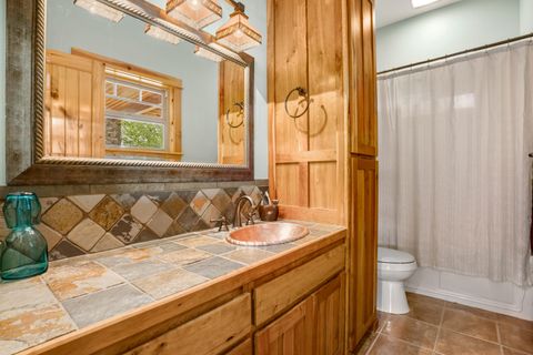 Tiny photo for 3900 SE Riverview Road, Prineville, OR 97754 (MLS # 220221310)