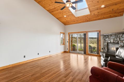Tiny photo for 3900 SE Riverview Road, Prineville, OR 97754 (MLS # 220221310)