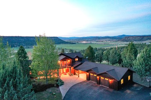 Photo of 3900 SE Riverview Road, Prineville, OR 97754 (MLS # 220221310)