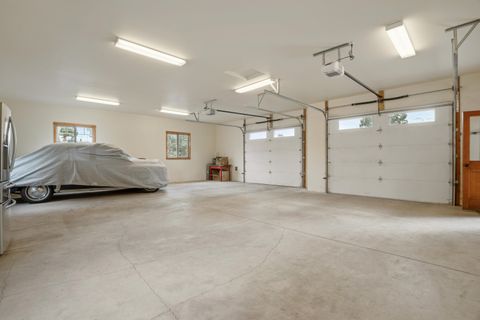 Tiny photo for 3900 SE Riverview Road, Prineville, OR 97754 (MLS # 220221310)