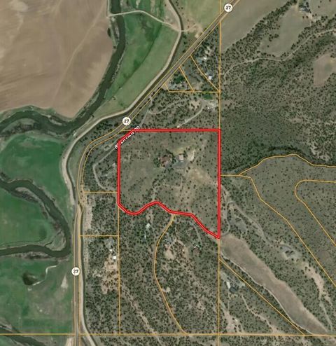 Tiny photo for 3900 SE Riverview Road, Prineville, OR 97754 (MLS # 220221310)