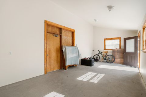 Tiny photo for 3900 SE Riverview Road, Prineville, OR 97754 (MLS # 220221310)