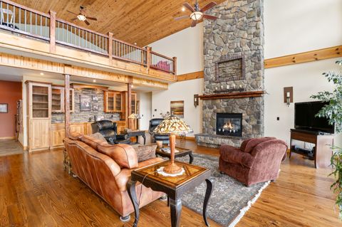 Tiny photo for 3900 SE Riverview Road, Prineville, OR 97754 (MLS # 220221310)
