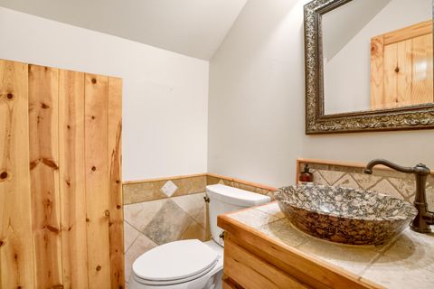 Tiny photo for 3900 SE Riverview Road, Prineville, OR 97754 (MLS # 220221310)