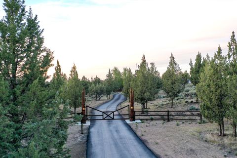 Tiny photo for 3900 SE Riverview Road, Prineville, OR 97754 (MLS # 220221310)
