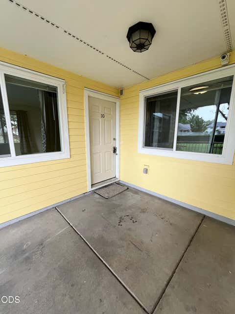 Photo of 2101 Poplar DR #30, Medford, OR 97504 (MLS # 220227325)