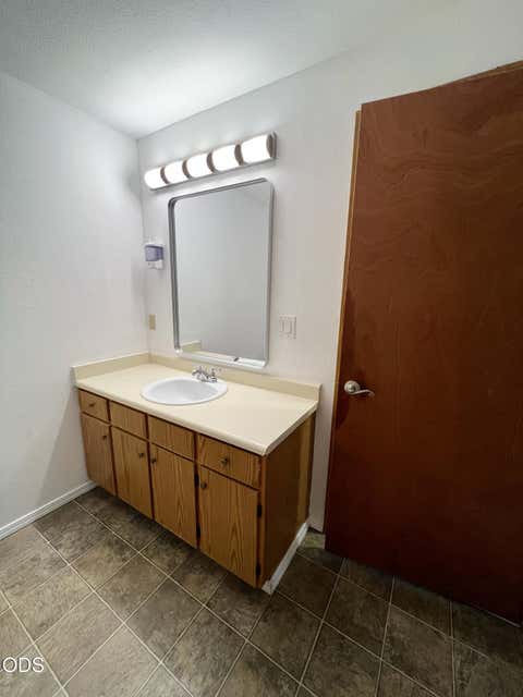 Tiny photo for 2101 Poplar DR #30, Medford, OR 97504 (MLS # 220227325)