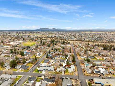Tiny photo for 533 NW 7th Street, Redmond, OR 97756 (MLS # 220212815)
