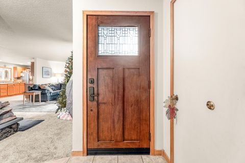 Tiny photo for 533 NW 7th Street, Redmond, OR 97756 (MLS # 220212815)