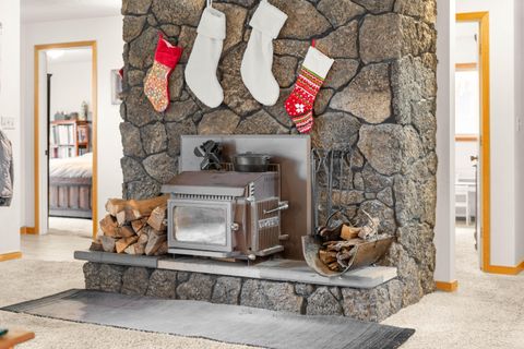 Tiny photo for 533 NW 7th Street, Redmond, OR 97756 (MLS # 220212815)