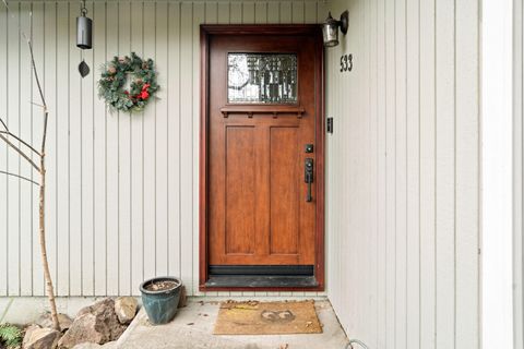 Tiny photo for 533 NW 7th Street, Redmond, OR 97756 (MLS # 220212815)