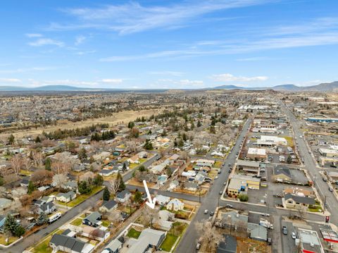 Tiny photo for 533 NW 7th Street, Redmond, OR 97756 (MLS # 220212815)