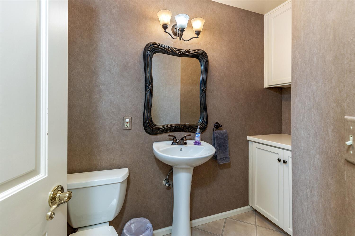 N Pilot Butte - Land