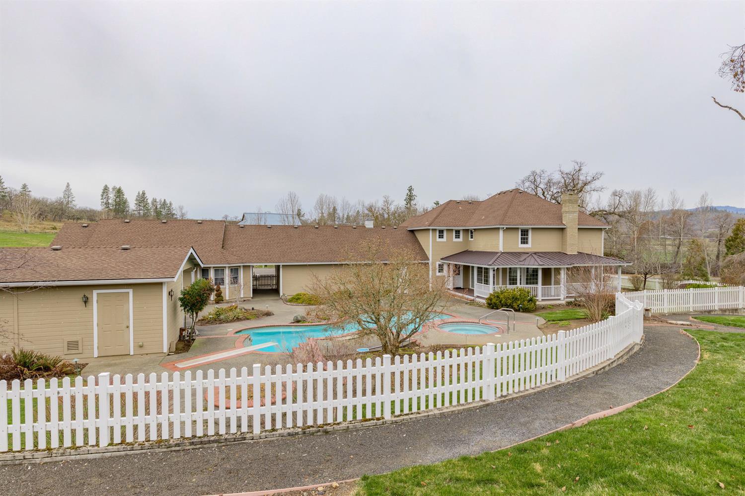 N Pilot Butte - Land