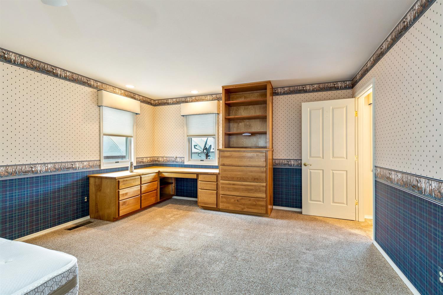 N Pilot Butte - Land