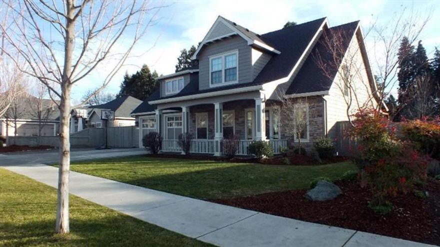 Great East Side Medford location. Close to Hoover Elementary School. Beautiful Windsor Estates Neighborhood. Three bedrooms and 2.5 baths. Massive finished bonus room upstairs that can be a wonderful family room or large bedroom. Master bedroom is on the main floor. Separate office or formal dinning room. Large great room with high ceilings and perfectly placed corner fireplace. Covered patio area. 17'X41' RV parking with 30 & 50 amp electric hook-up behind double gates.