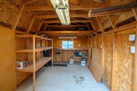 Tiny photo for 2927 NW 17th Street, Redmond, OR 97756 (MLS # 220214357)