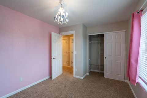 Tiny photo for 2927 NW 17th Street, Redmond, OR 97756 (MLS # 220214357)