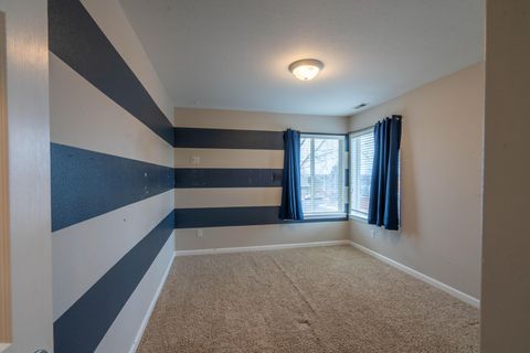 Tiny photo for 2927 NW 17th Street, Redmond, OR 97756 (MLS # 220214357)