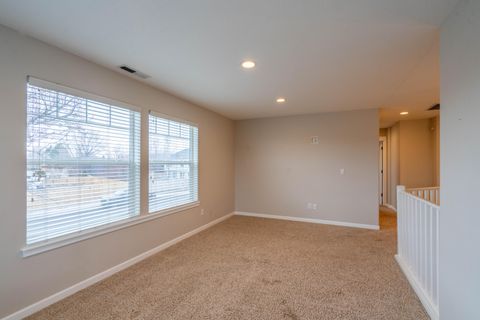 Tiny photo for 2927 NW 17th Street, Redmond, OR 97756 (MLS # 220214357)