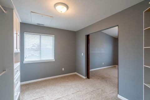 Tiny photo for 2927 NW 17th Street, Redmond, OR 97756 (MLS # 220214357)