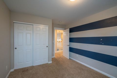 Tiny photo for 2927 NW 17th Street, Redmond, OR 97756 (MLS # 220214357)