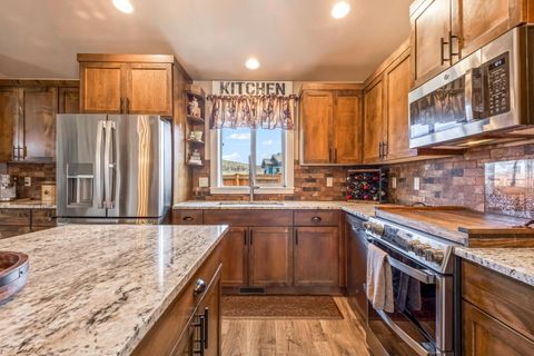Tiny photo for 1002 NE Discovery Loop, Prineville, OR 97754 (MLS # 220219418)