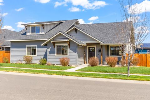 Tiny photo for 1002 NE Discovery Loop, Prineville, OR 97754 (MLS # 220219418)