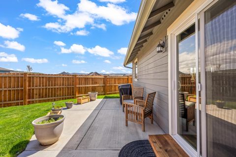 Tiny photo for 1002 NE Discovery Loop, Prineville, OR 97754 (MLS # 220219418)