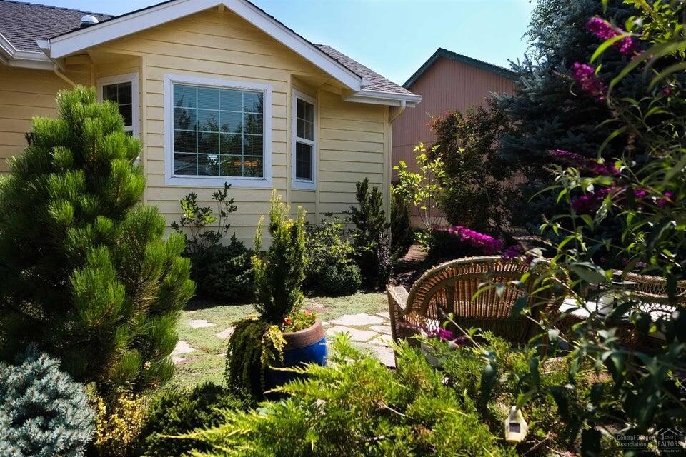 1250 NE Glacier Ridge Road