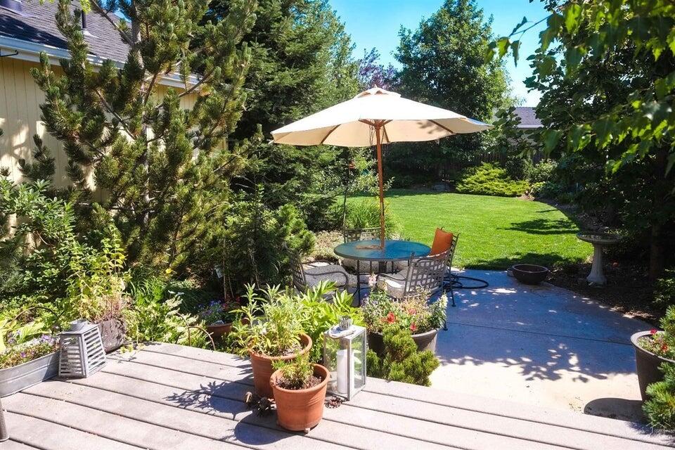 1250 NE Glacier Ridge Road