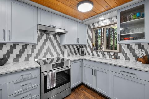 Tiny photo for 70915 Mules Ear #GH 198, Black Butte Ranch, OR 97759 (MLS # 220215086)