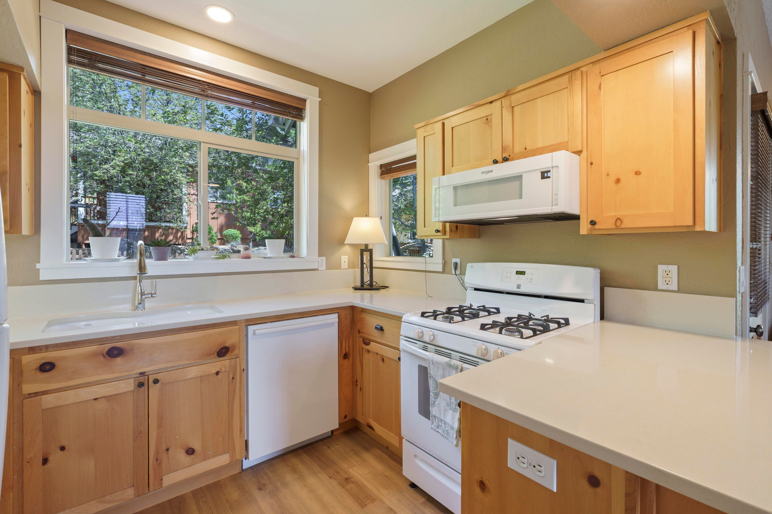1940 NW Monterey Pines Drive UNIT 10