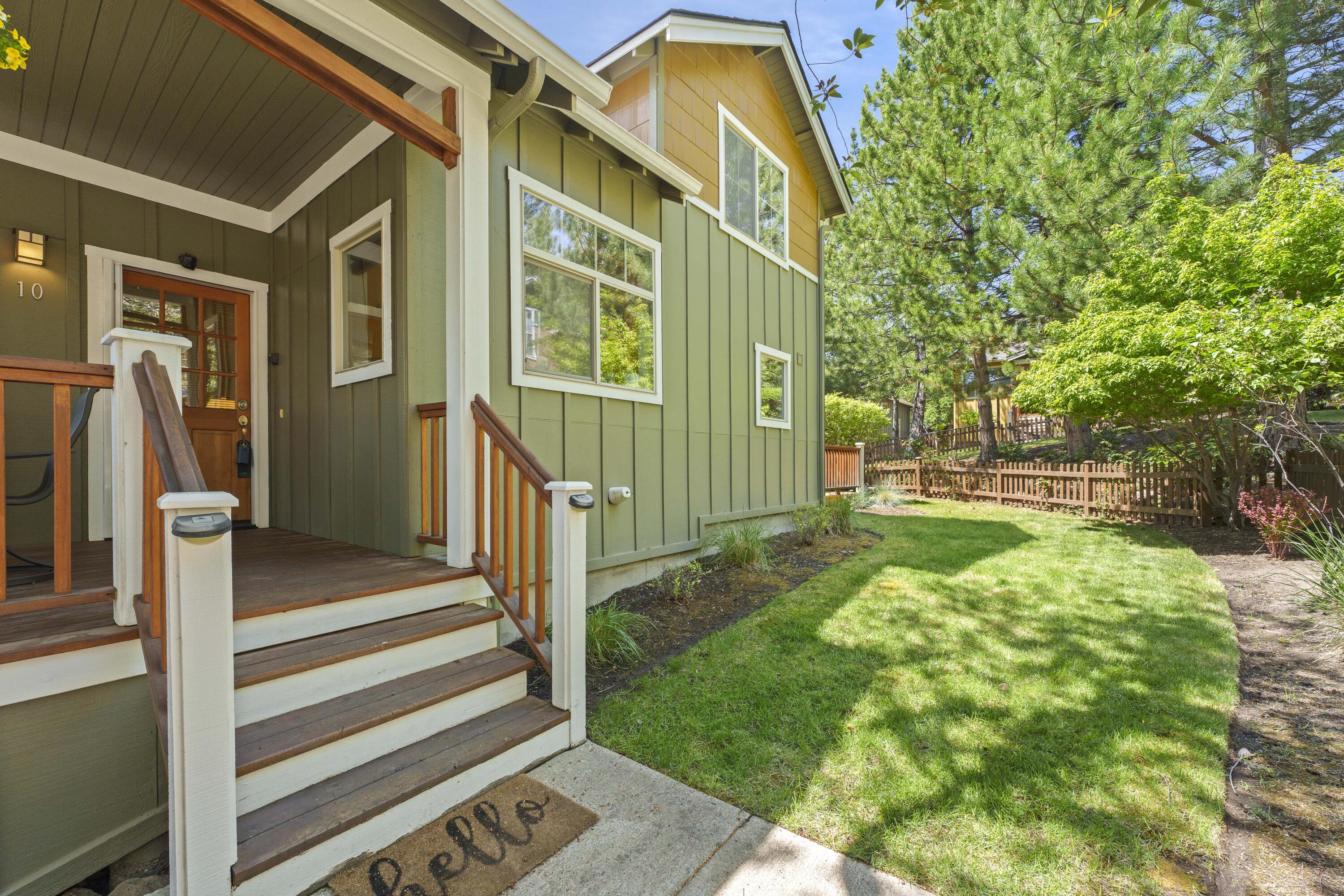 1940 NW Monterey Pines Drive UNIT 10
