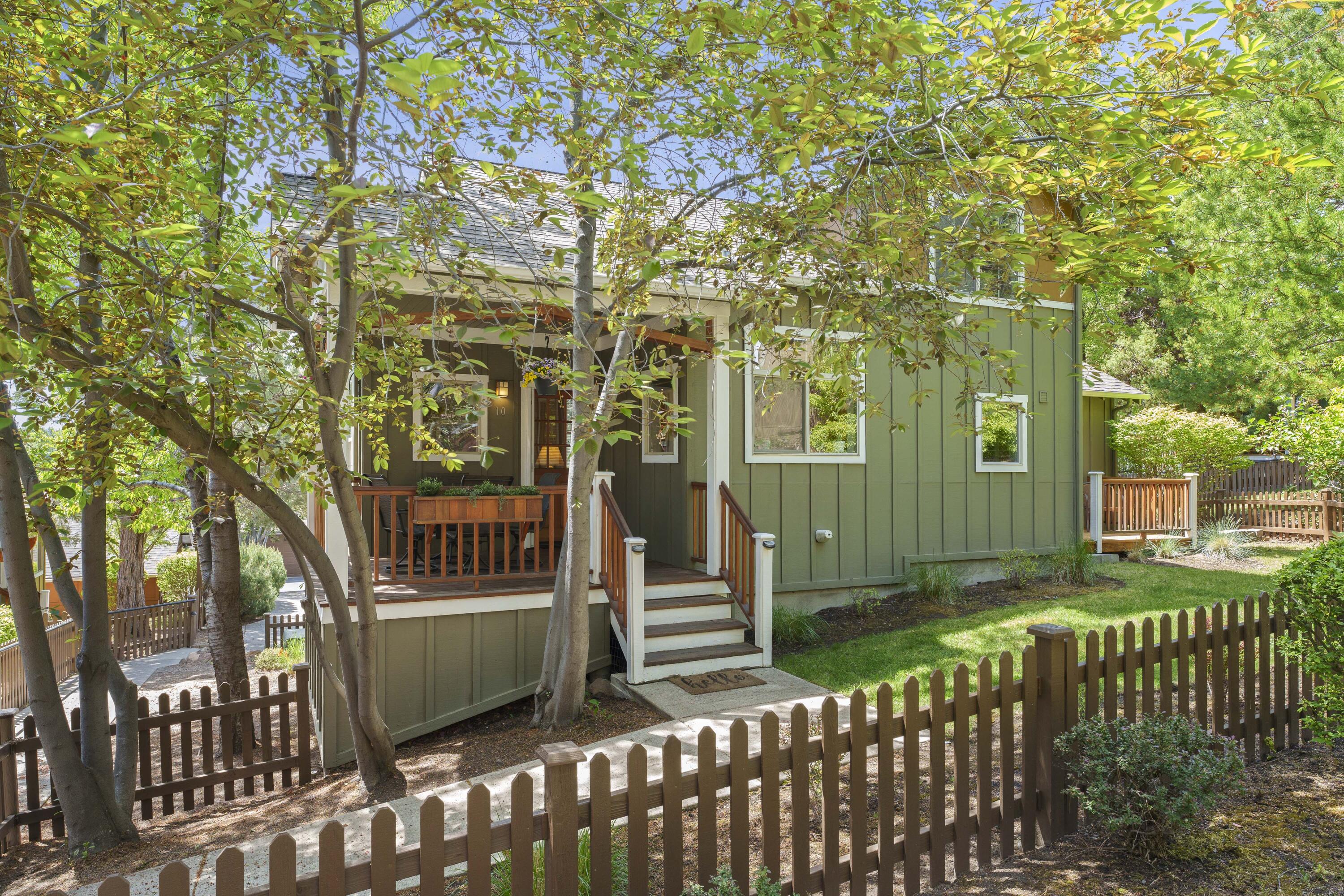 1940 NW Monterey Pines Drive UNIT 10