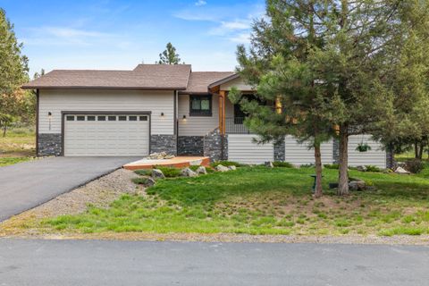 Tiny photo for 1139 Paper Birch Way, Klamath Falls, OR 97601 (MLS # 220219407)