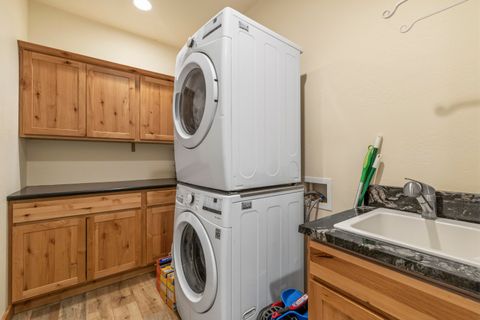 Tiny photo for 1139 Paper Birch Way, Klamath Falls, OR 97601 (MLS # 220219407)