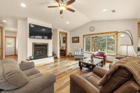 Tiny photo for 1139 Paper Birch Way, Klamath Falls, OR 97601 (MLS # 220219407)