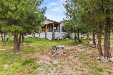 Tiny photo for 1139 Paper Birch Way, Klamath Falls, OR 97601 (MLS # 220219407)