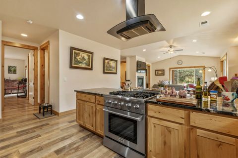Tiny photo for 1139 Paper Birch Way, Klamath Falls, OR 97601 (MLS # 220219407)